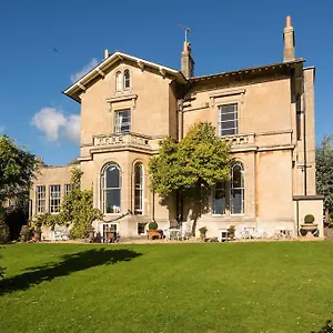 Apsley House Bed & Breakfast Bath